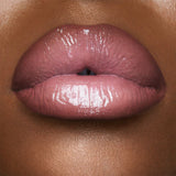 Batom K.i.s.s.i.n.g Satin Shine Charlotte Tilburg Cor: Pillow Talk Fair